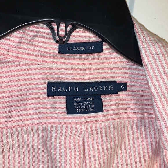 This is a button down shirt - Picture 2 of 4